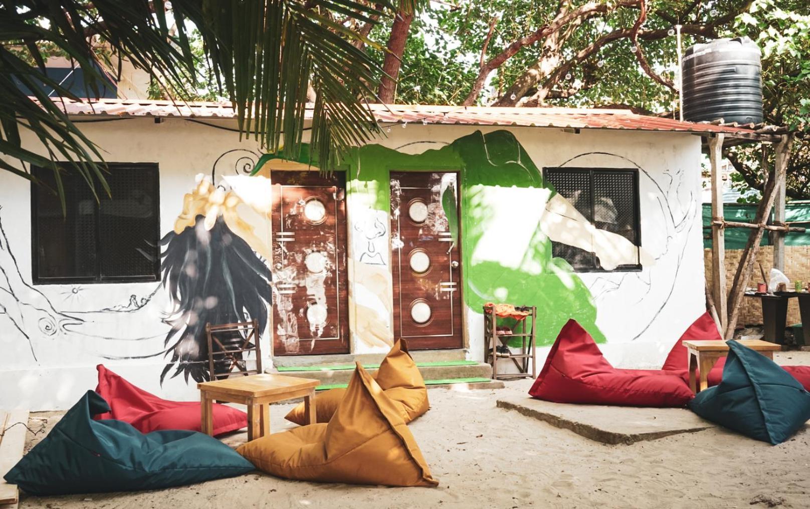 12 Monks - Beachside Hostel Арамбол Екстер'єр фото