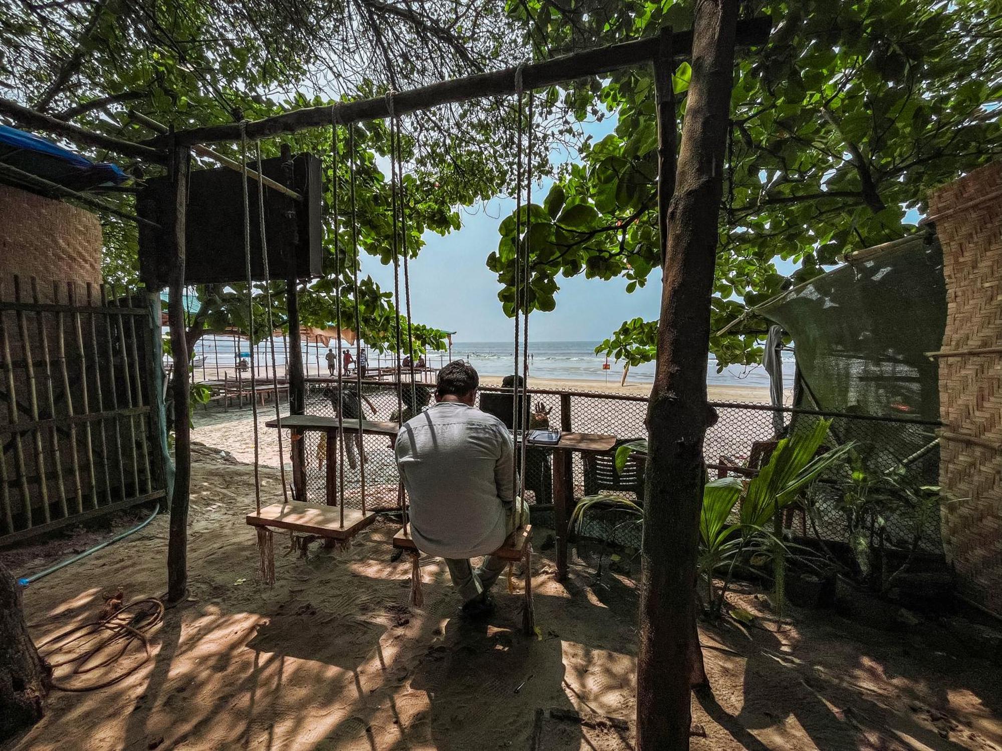 12 Monks - Beachside Hostel Арамбол Екстер'єр фото