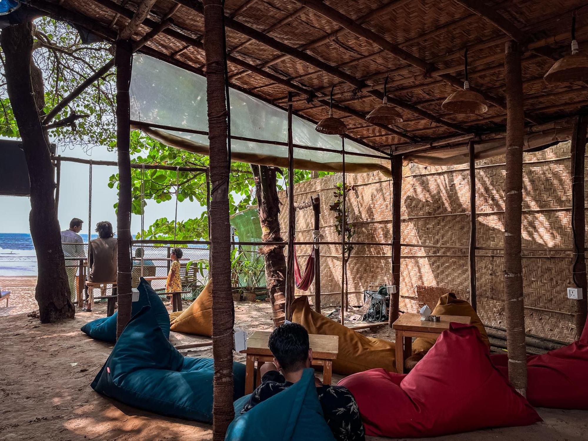 12 Monks - Beachside Hostel Арамбол Екстер'єр фото
