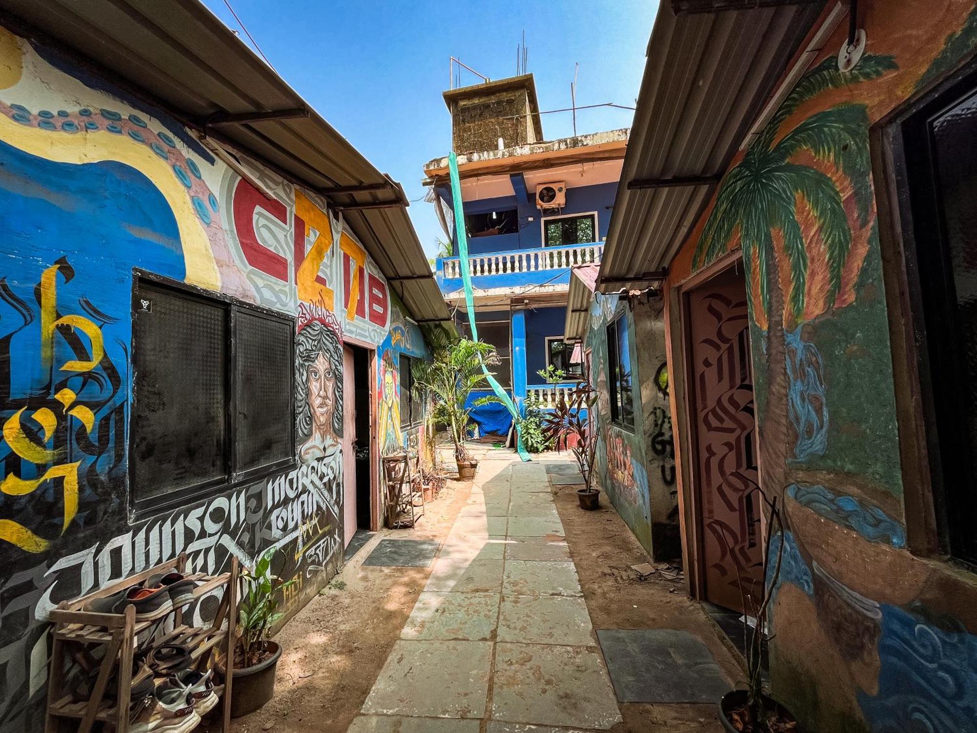 12 Monks - Beachside Hostel Арамбол Екстер'єр фото
